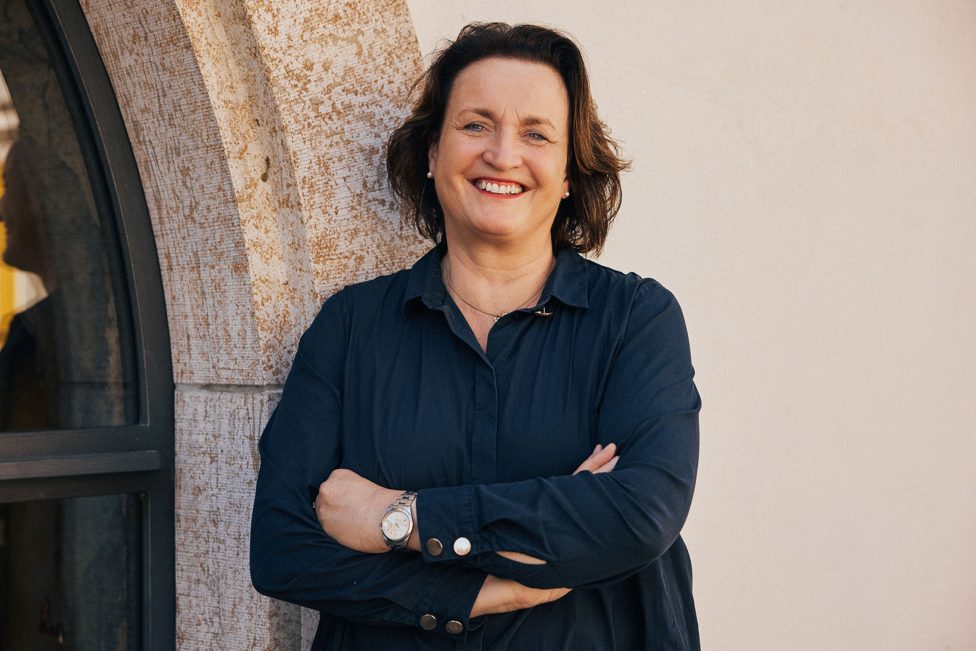 Andrea Wirsching im Weinberg